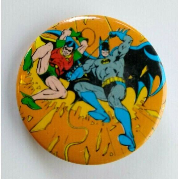 Batman & Robin Pinback Button Badge 1982 Original Licensed Official DC Comics - Picture 4 of 7